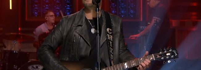 Watch Eric Church Kill It on the “Tonight Show” as He Sings “Kill a Word” With Rhiannon Giddens