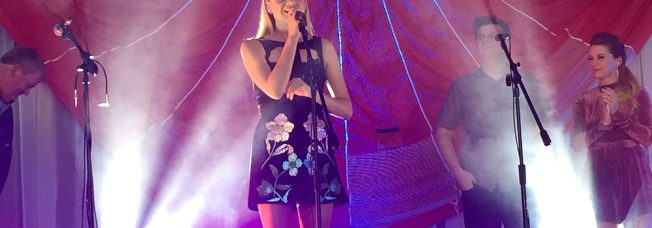 Kelsea Ballerini Soars at No. 1 Party for “Peter Pan”