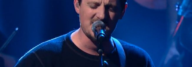 Watch Sturgill Simpson’s Brassy Performance of “Welcome to the Earth (Pollywog)” on “Late Night With Seth Meyers”