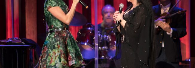 Carrie Underwood Surprises Crystal Gayle With an Invitation to Join the Grand Ole Opry