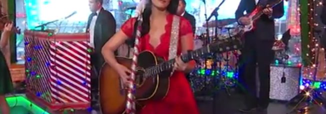 Grab a Tissue and Watch Kacey Musgraves’ Emotional Performance of “Christmas Makes Me Cry” on “Good Morning America”