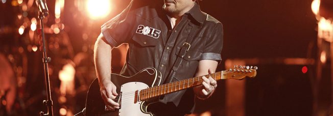 Brad Paisley Extends Life Amplified World Tour Into 2017