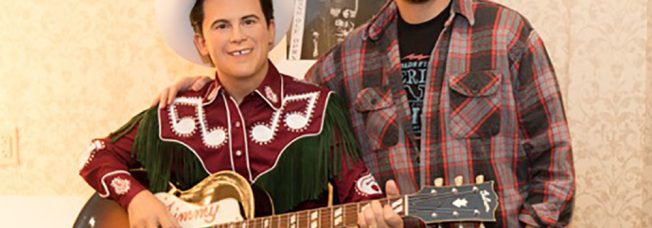 Brad Paisley Unveils Little Jimmy Dickens Wax Figure as Part of Nashville’s New Madame Tussauds Attraction