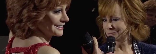 Reba McEntire Helps Unveil Fancy Wax Figure During Las Vegas Soundcheck