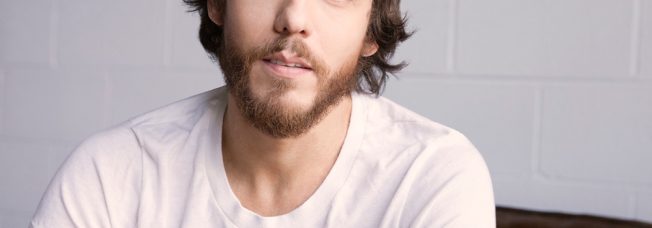 Mixologist Chris Janson’s New Single Wants You to Sit Back, Relax and “Fix a Drink” [Listen]